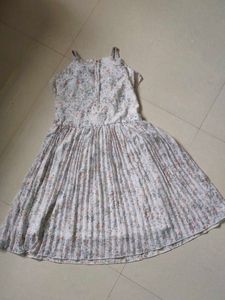 Floral Print Pleated Sundress