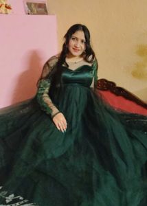 Goun 👗 For Pre-wedding Shoot And Baby Shower ..
