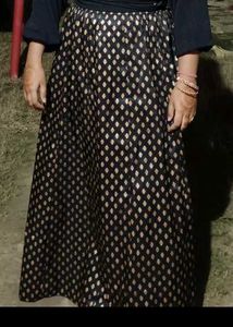 Elegant Black & Gold Diamond Print Maxi Skirt