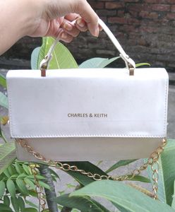 White Sling Bag🤍
