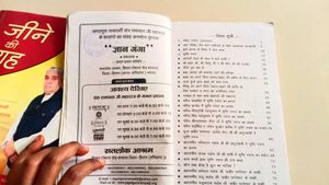 Book Combo Of Jeene Ki Raah And Gyaan Ganga