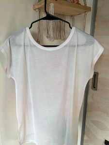 URBANIC White T-shirt With Short Sleeves