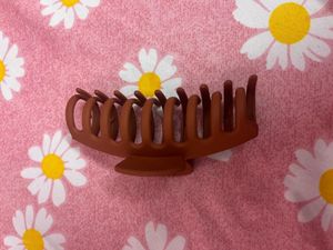 Brown Hair Claw Clip