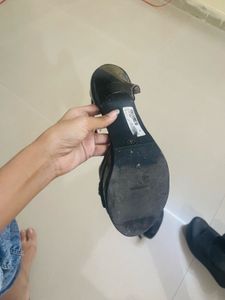 Chic Black Heels with Bow Detail