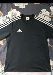 Adidas Tshirt