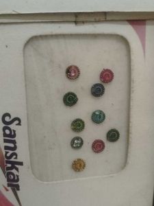 16 Fancy Bindi Set