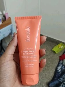 Foxtale Super Glow Face Wash