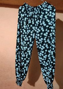 Daisy Print Joggers
