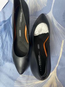 Rockport Black Leather Pointed-Toe Pumps