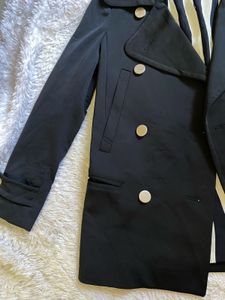 Chic Black Double-Breasted Peacoat