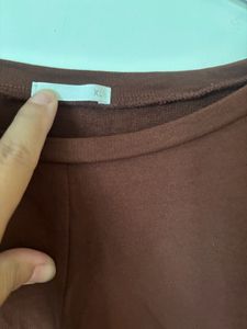 GU Sister Brand Of uniqlo Front Knot Top