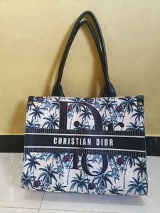 Black Hand Bag