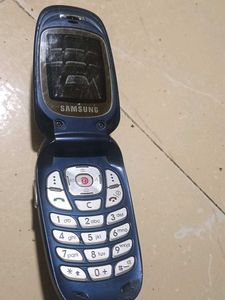 Vintage Samsung Flip Phone