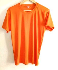 Men Solid Round Neck T shirt