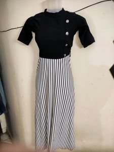 Black striped dress with zipper