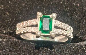 Emerald Gemstone silver ring 💍