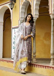 Elegant Floral Print Kurta Set