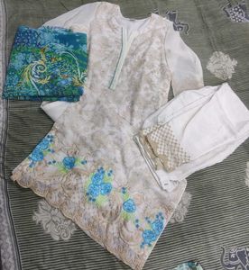 Floral Embroidered Kurta Set