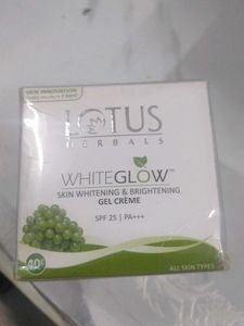 Lotus Herbals Whiteglow Gel Creme