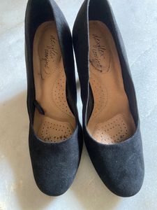 Stunning Black Pumps In Very Good Condition