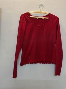 red Levi’s top for ladies