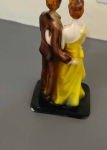 Couple Showpiece
