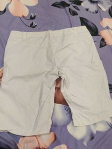 white Short Capriiiiiii