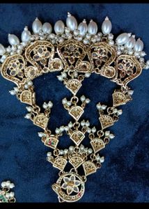 Elegant Kundan Jewelry Set