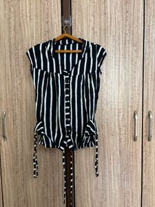 Hooded Striped Sleeveless Shirt Style Top 🖤