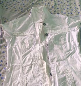 Brand New Women Western White Top.. With Pocket