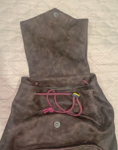 Brown college bag for youngesters