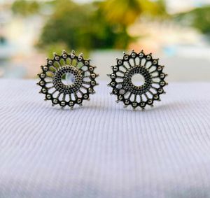 earring stud