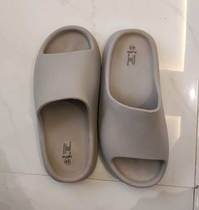 Zudio Foam Sliders – Beige | Size 43 | Brand New