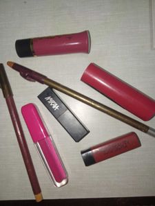 Lipliner And Lipstick