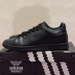 Adidas Stan Smith - Classic Style Sneakers