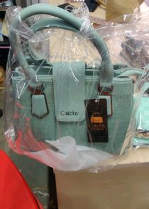 PREMIUM QUALITY CATCHY 3 COMPARTMENT HANDBAG @600R