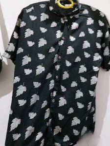 Short Sleeve Shirt/ black and white