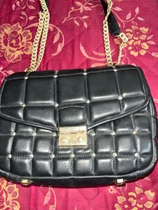 Chic Black Quilted Crossbody Bag