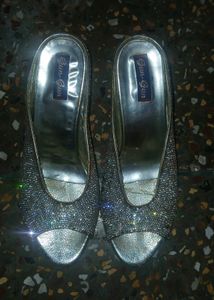 Sparkly Silver Heels✨️