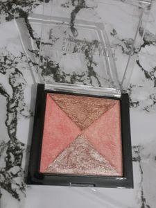 Price Drop 💯💫Swiss Beauty BLUSH AND HIGHLIGHTER