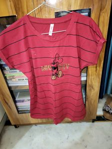 Red Tshirt(mostly Maroon)