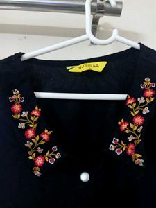 MOJILAA BLACK Floral Top