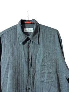 Men&#39;s Button-Down Shirt