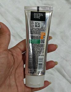 Garnier Vitamin C face Cleanser