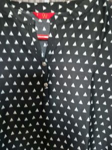 Like NEW W Black  top