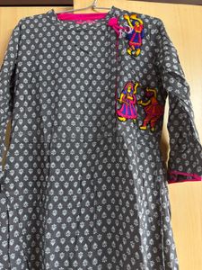 Gray Ethnic Print Kurta with Tassels