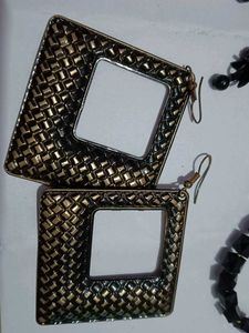 Earrings Collection
