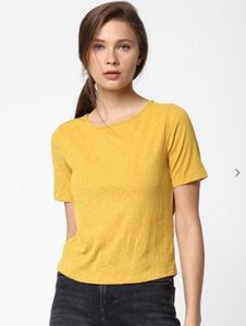ONLYRound-Neck T-shirt with TwistBack Cutout
