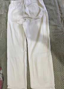 Urbanic Cream Solid Denim Jeans – Straight Fit (M)