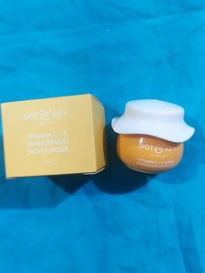 Dot And Key Sunscreen , Moisturizer Combo